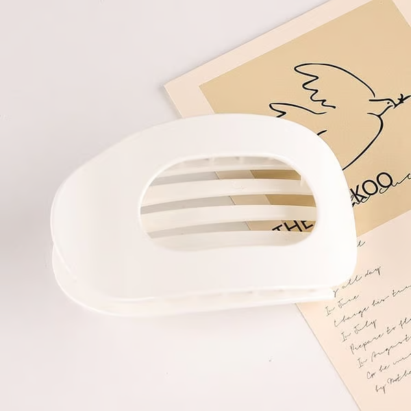 Solid Color Hair Clip ~ Lock in style without breakage or bulk.